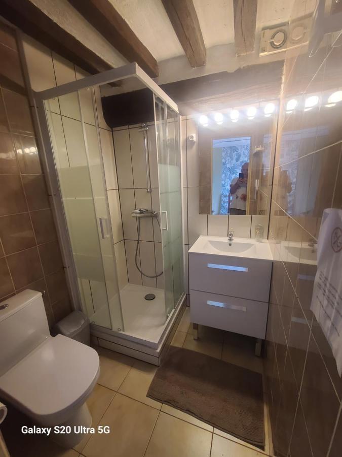 Les Chambrees Du Bac Hotell Charly-sur-Marne Eksteriør bilde
